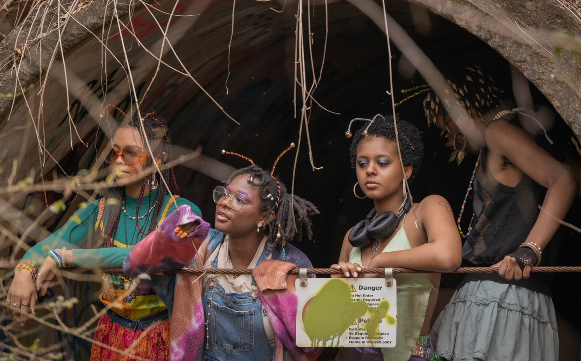 Sarah modeling pose 1