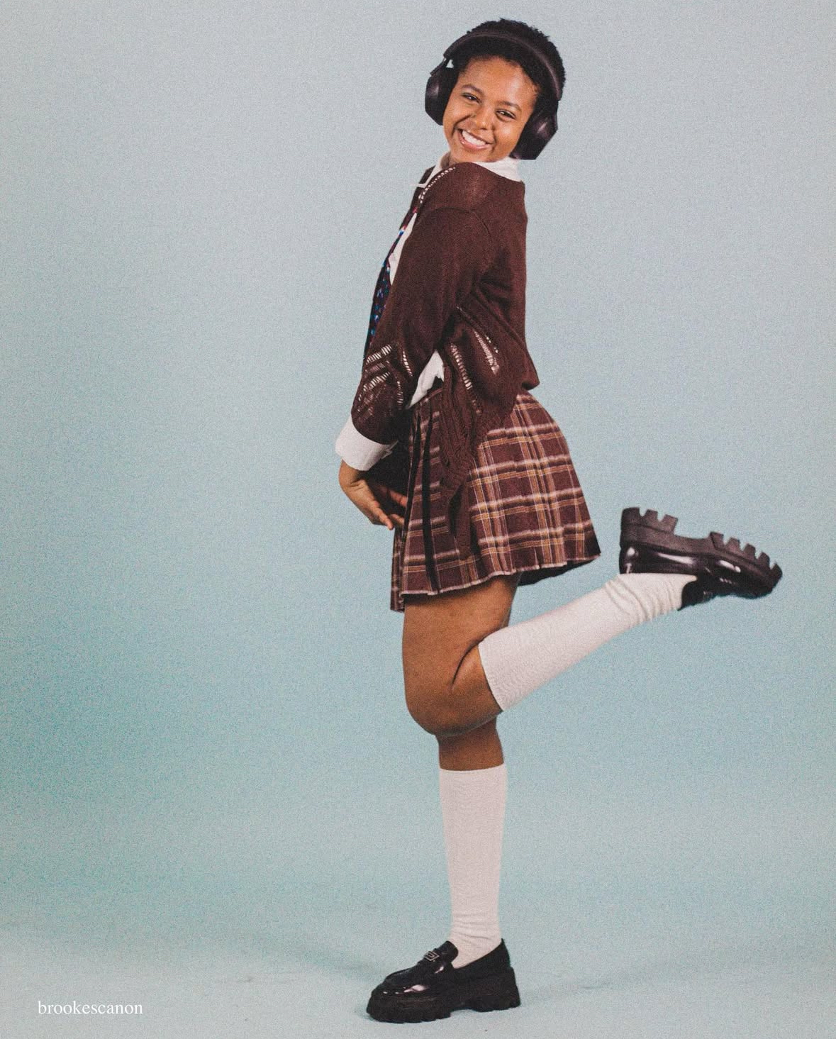 Sarah modeling pose 2